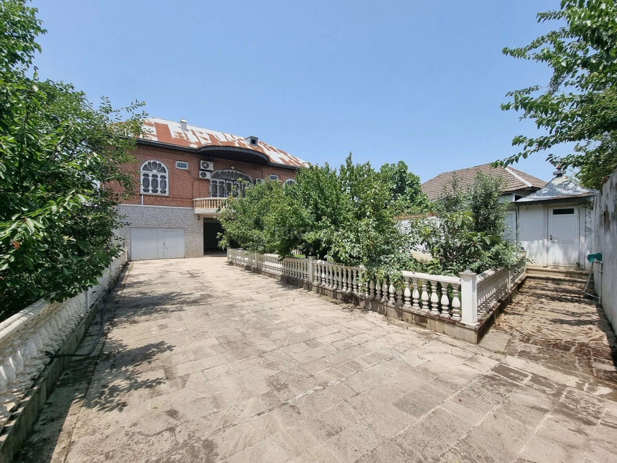 Satılır 5 otaqlı həyət evi 260 m²