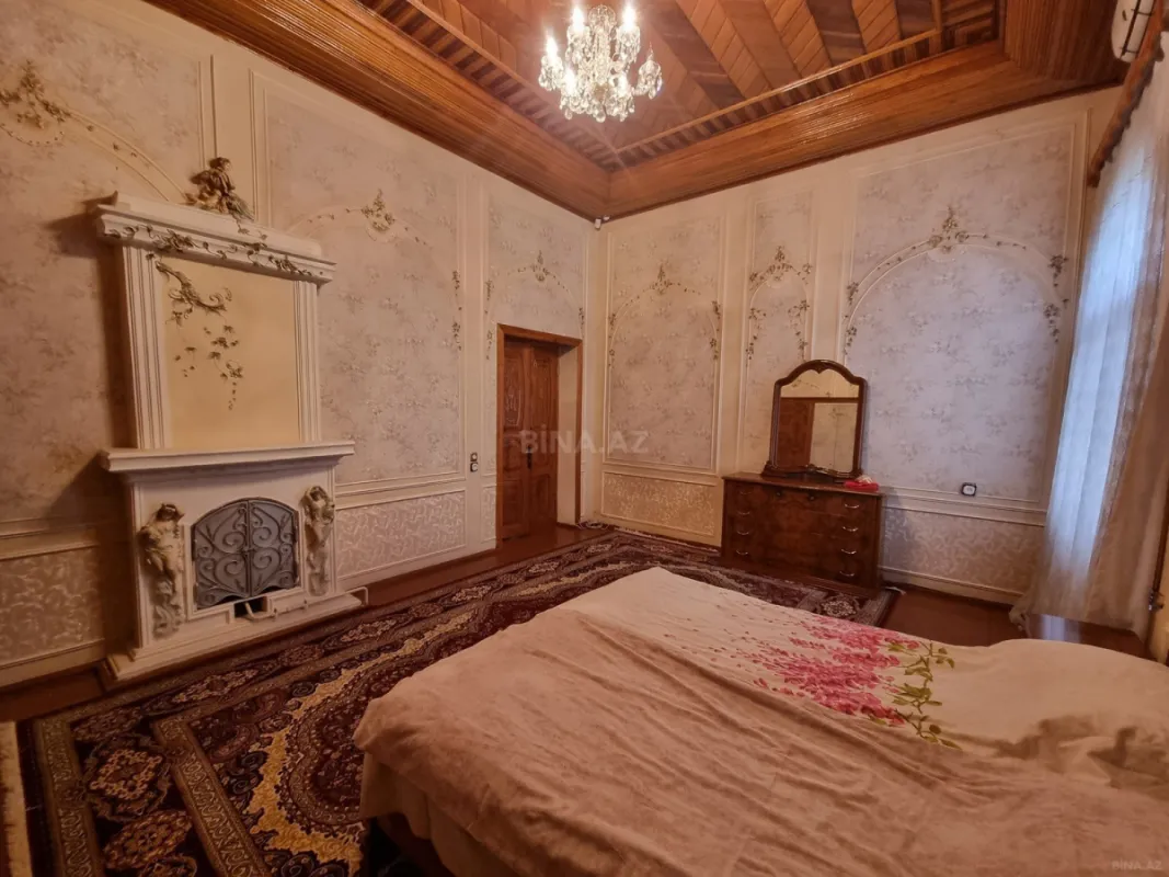 Satılır 5 otaqlı həyət evi 260 m²