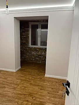 Satılır 5 otaqlı mənzil 127 m²