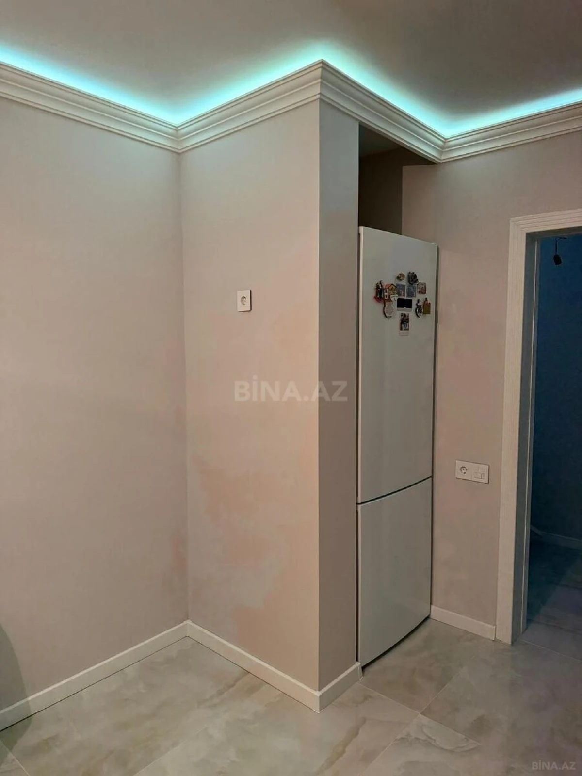Satılır 5 otaqlı mənzil 127 m²