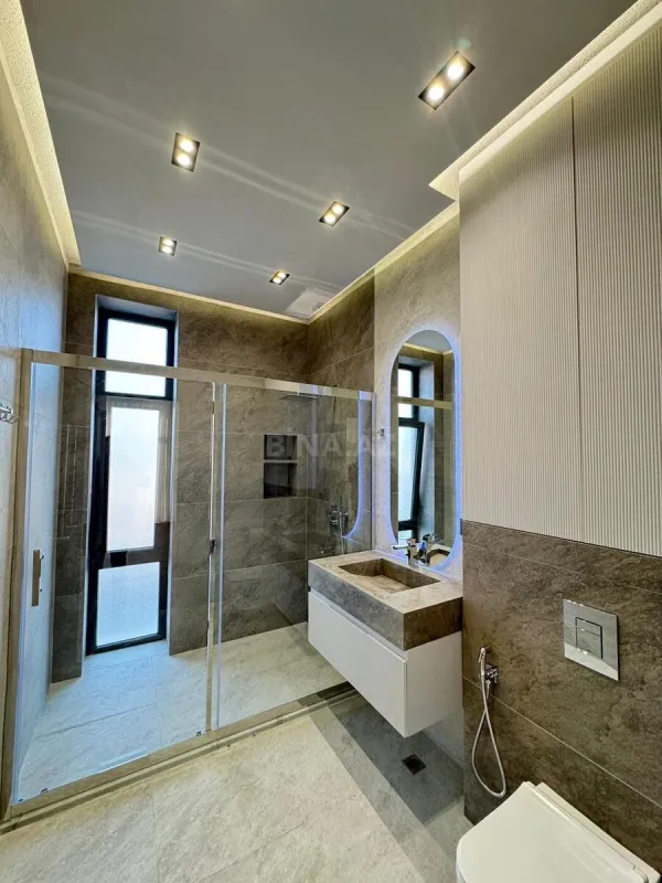 Satılır 5 otaqlı həyət evi 200 m²