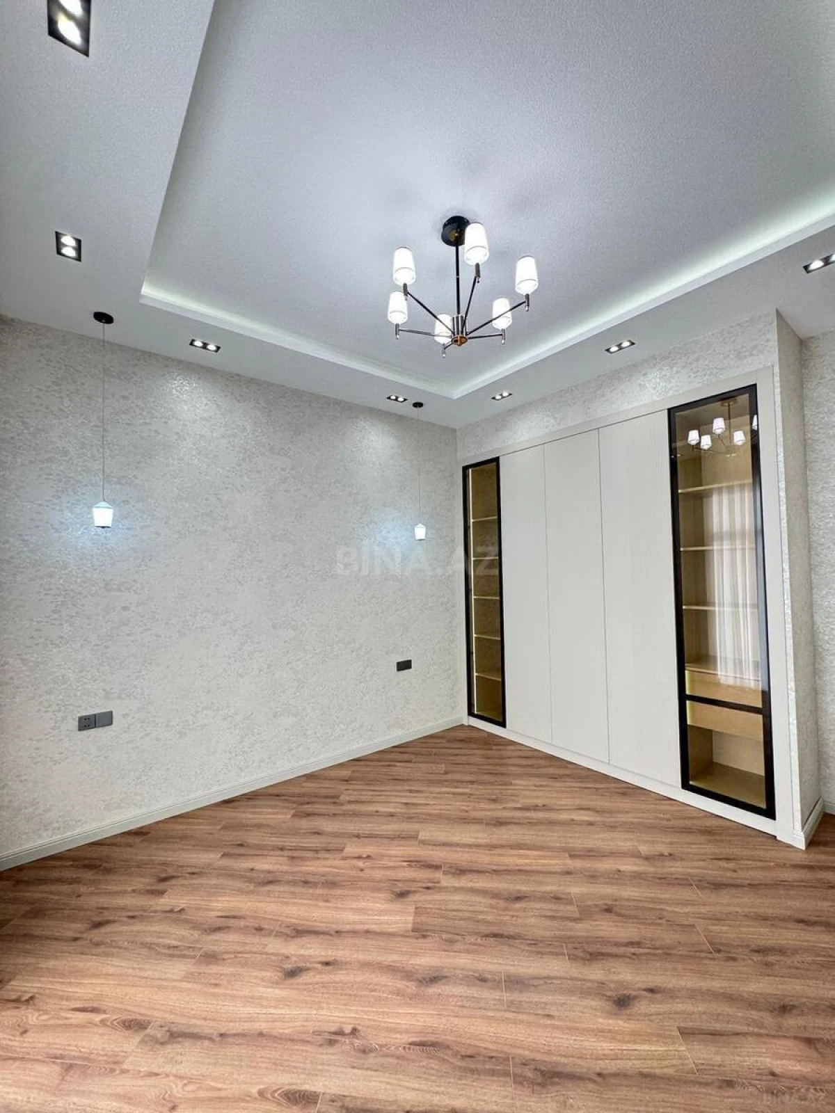 Satılır 5 otaqlı həyət evi 200 m²