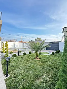 Satılır 5 otaqlı həyət evi 200 m²