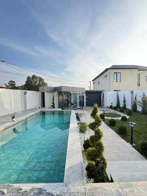 Satılır 5 otaqlı həyət evi 200 m²