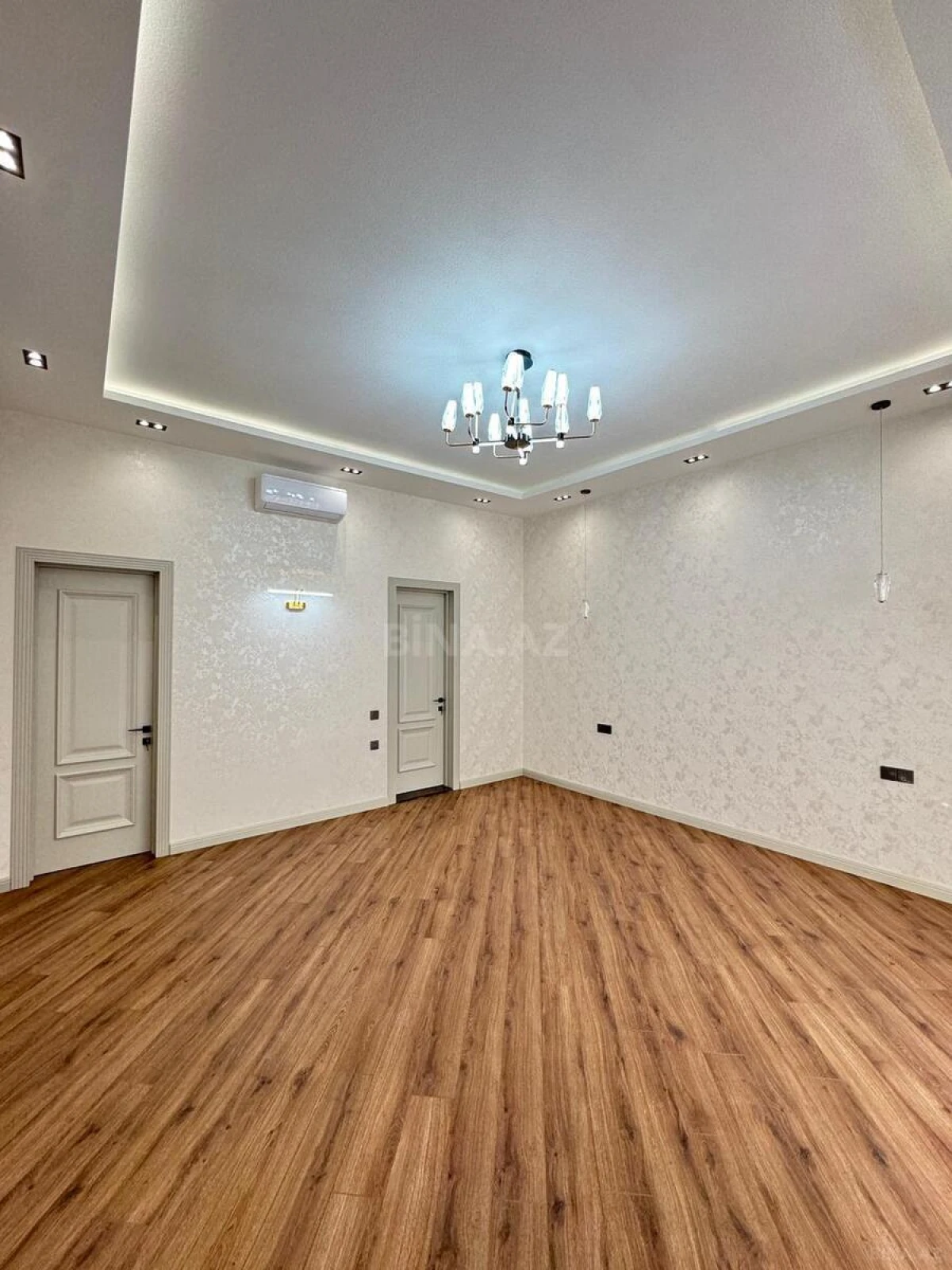 Satılır 5 otaqlı həyət evi 200 m²