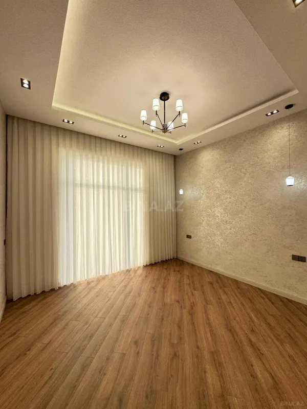 Satılır 5 otaqlı həyət evi 200 m²