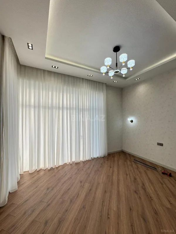 Satılır 5 otaqlı həyət evi 200 m²
