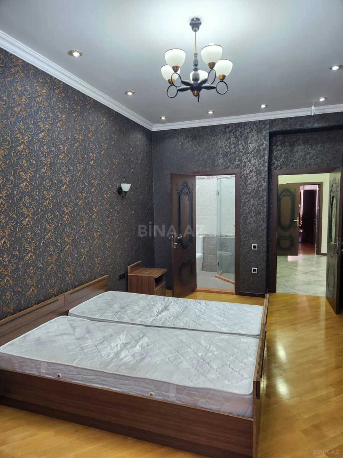 Kirayə verilir 3 otaqlı mənzil 128 m²