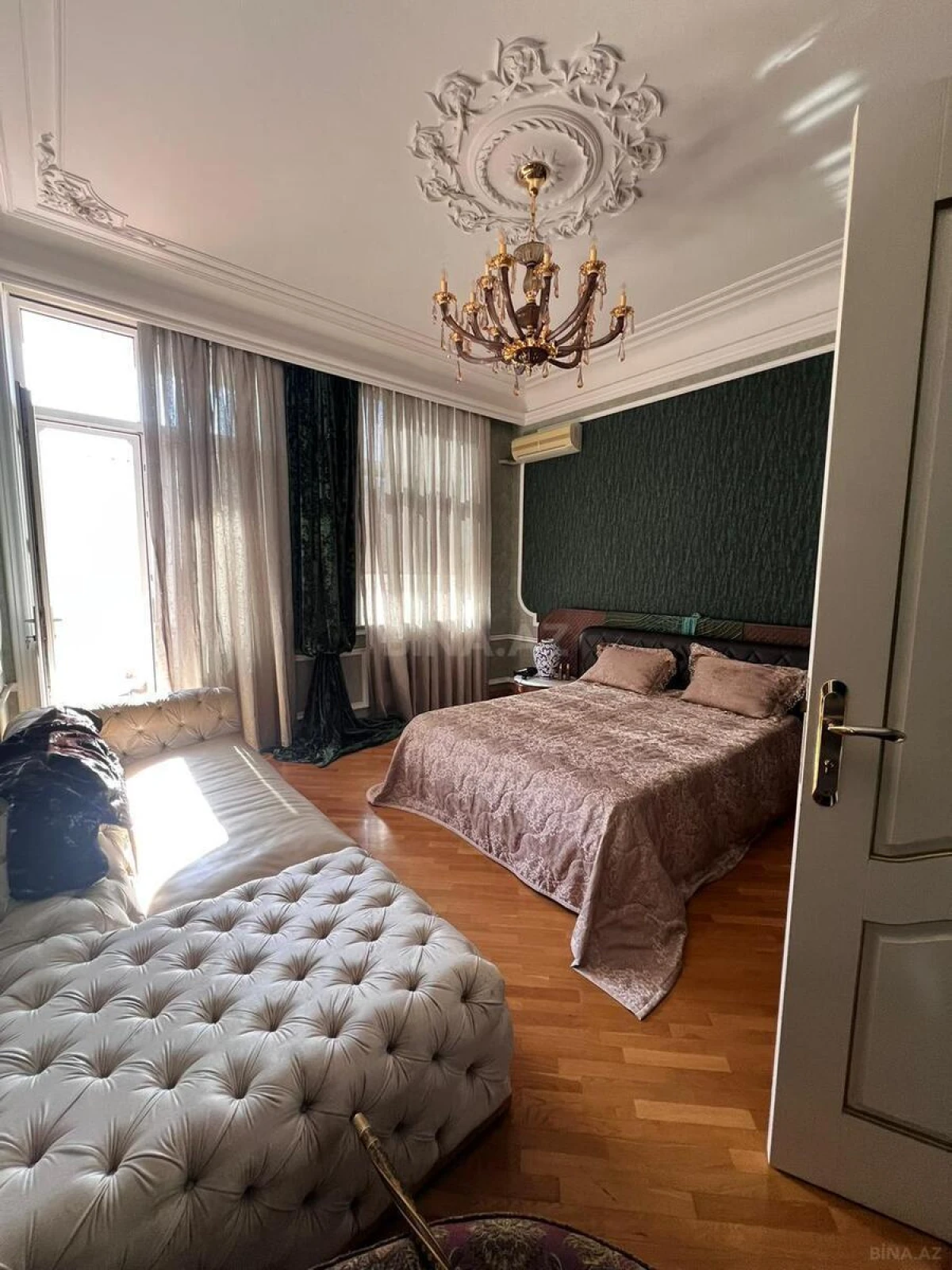 Satılır 4 otaqlı mənzil 160.3 m²