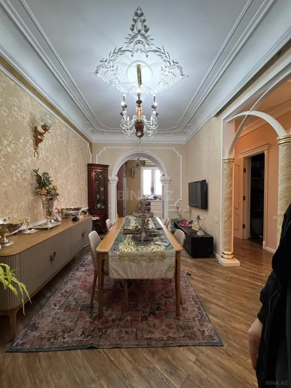 Satılır 4 otaqlı mənzil 160.3 m²