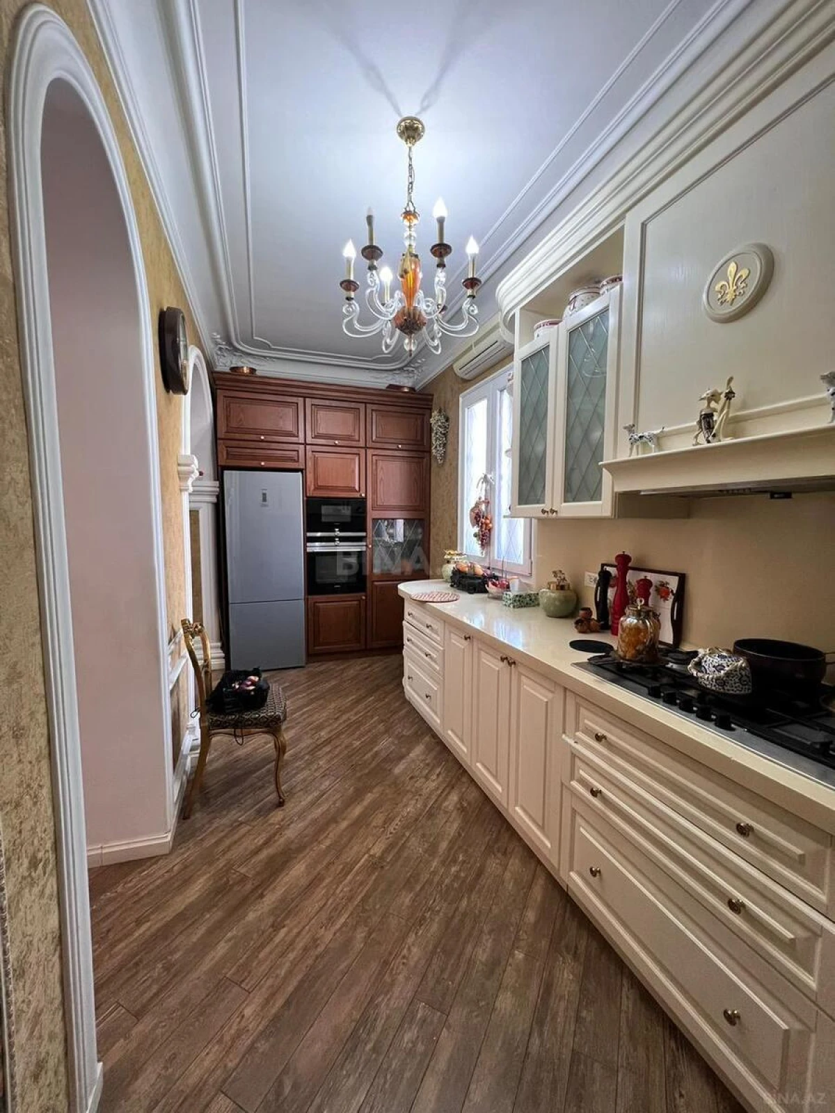 Satılır 4 otaqlı mənzil 160.3 m²