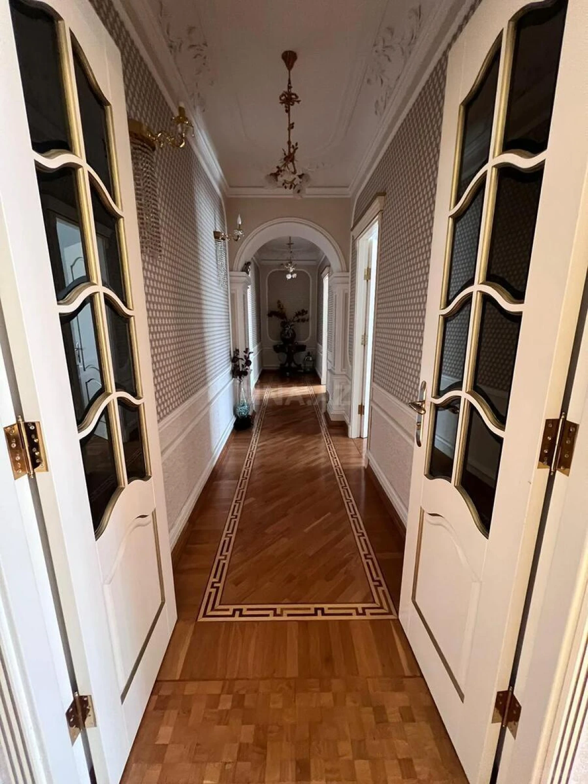 Satılır 4 otaqlı mənzil 160.3 m²