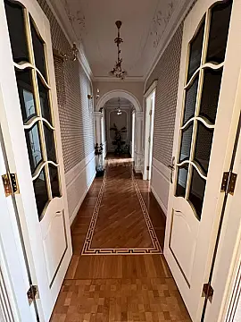 Satılır 4 otaqlı mənzil 160.3 m²