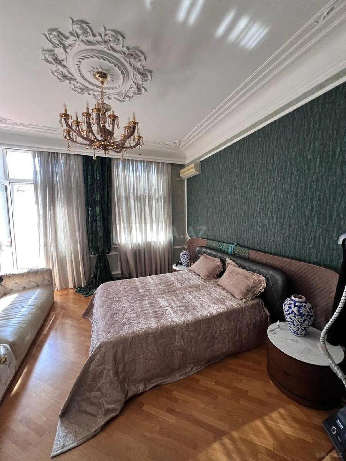 Satılır 4 otaqlı mənzil 160.3 m²