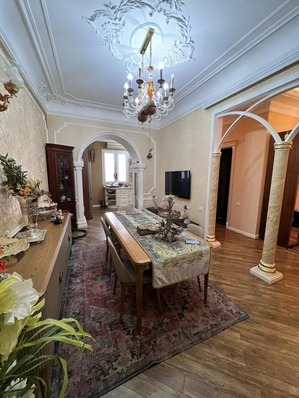 Satılır 4 otaqlı mənzil 160.3 m²