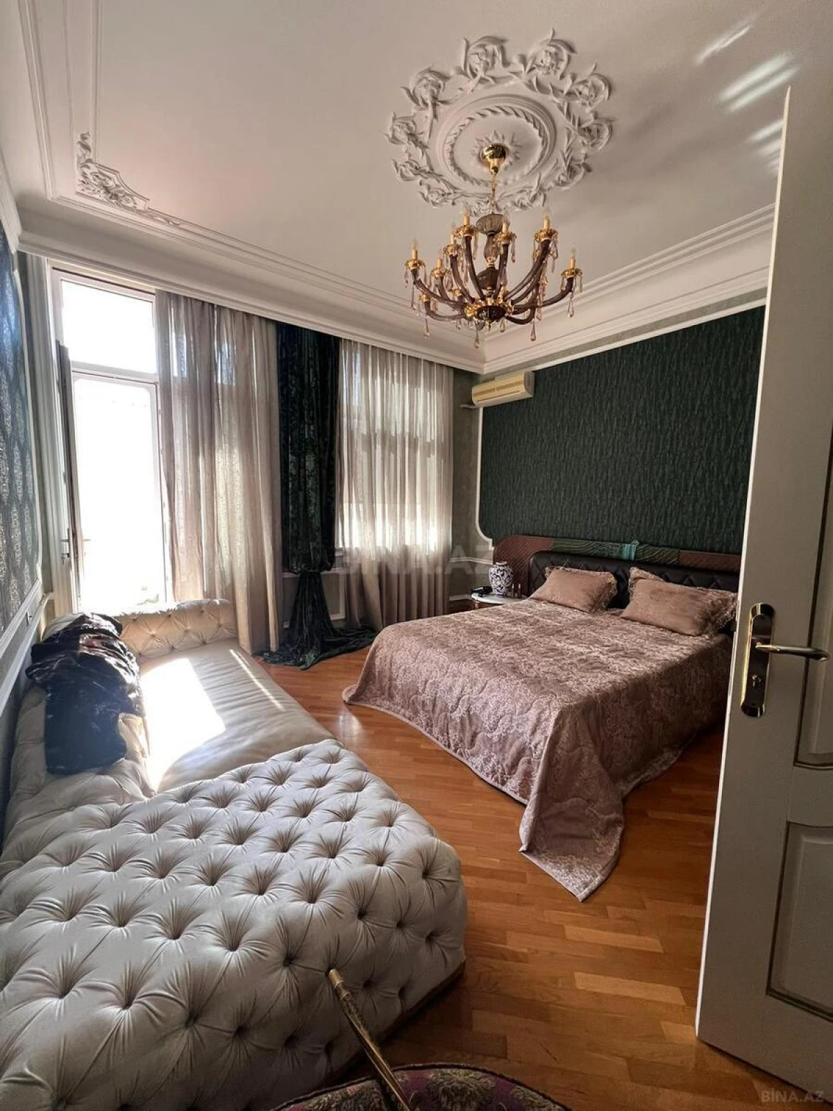 Satılır 4 otaqlı mənzil 160.3 m²