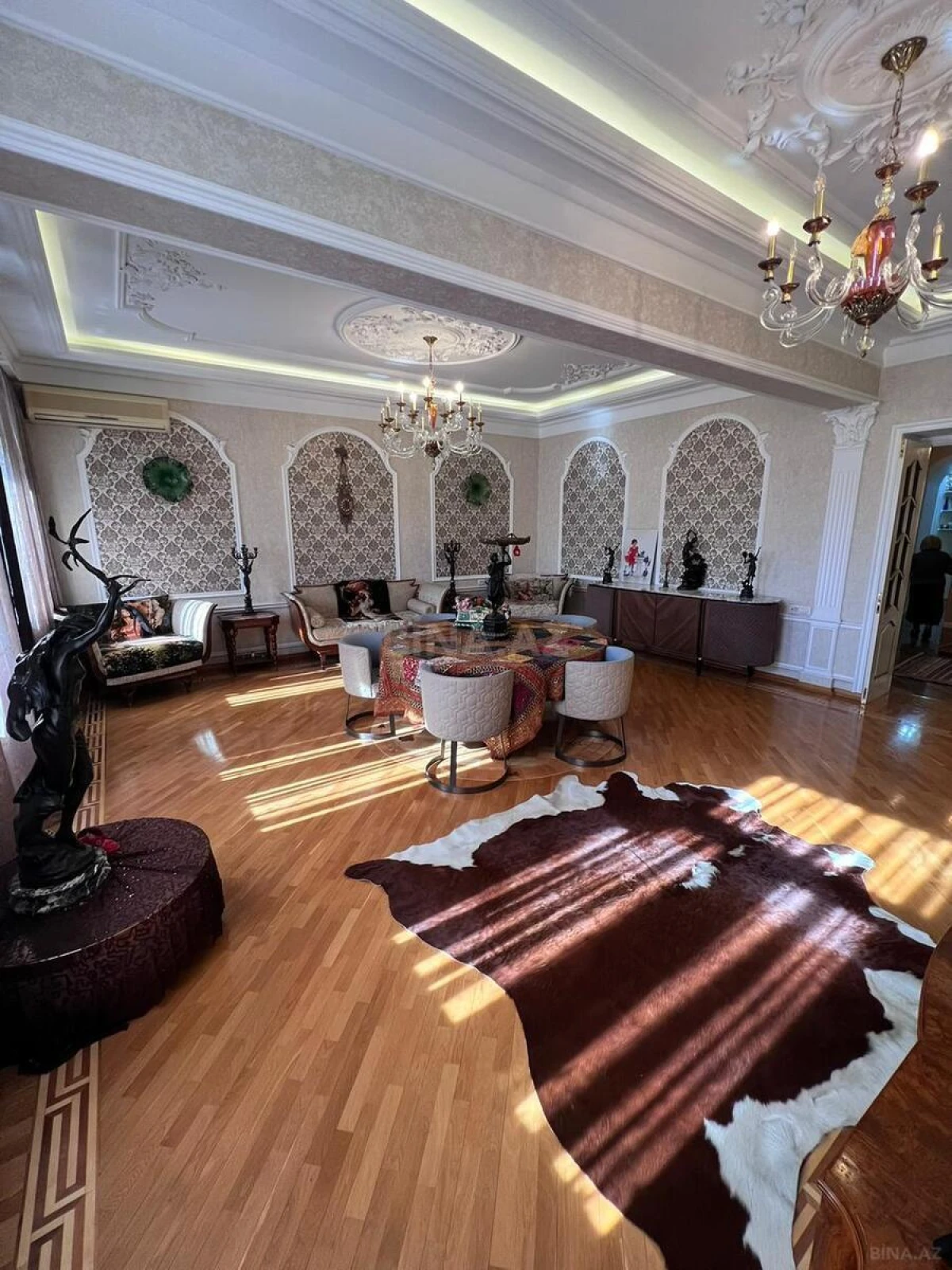 Satılır 4 otaqlı mənzil 160.3 m²