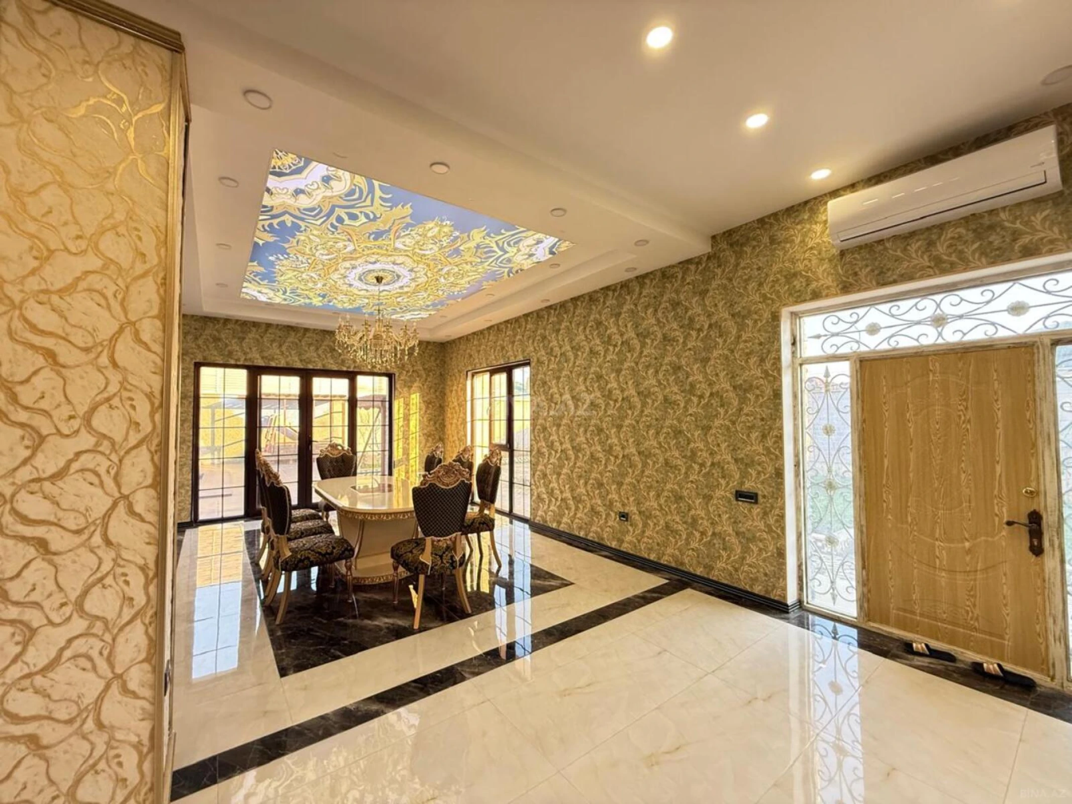 Satılır 8 otaqlı həyət evi 400 m²