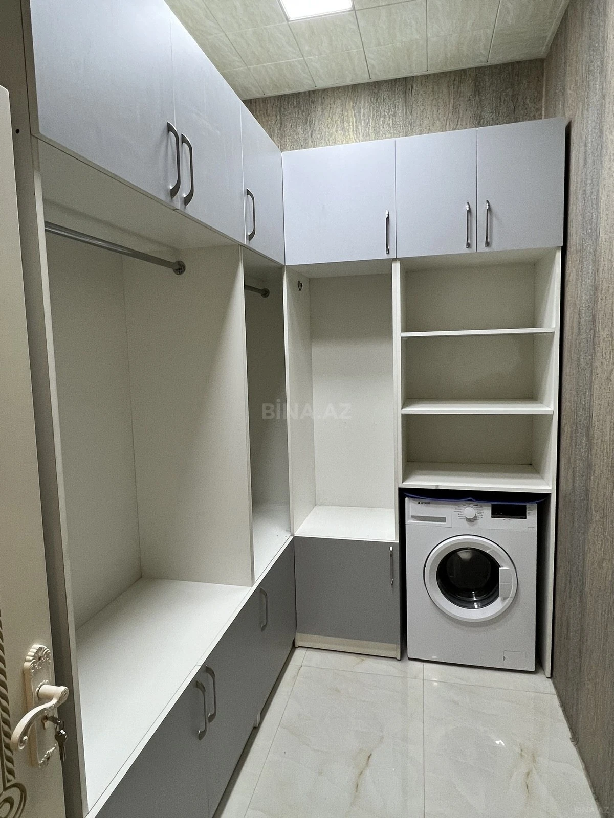 Satılır 8 otaqlı həyət evi 400 m²