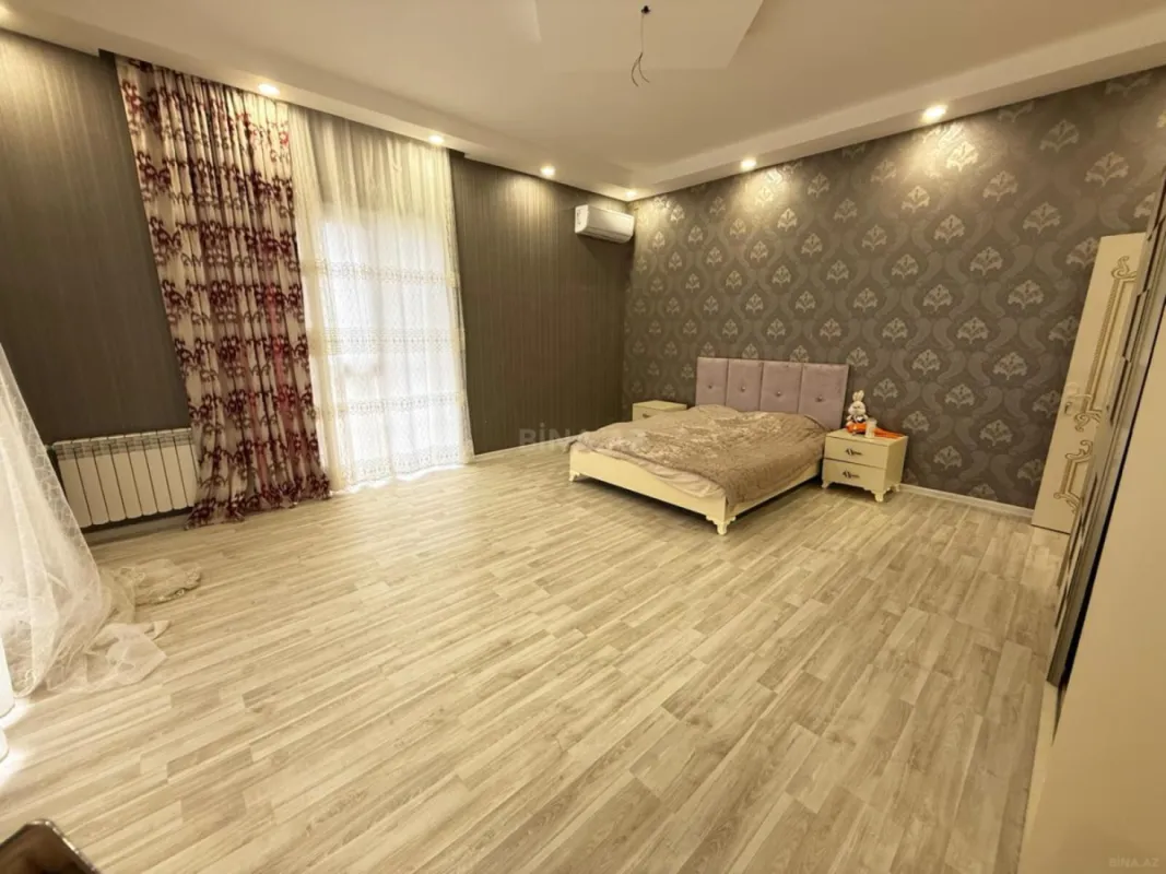 Satılır 8 otaqlı həyət evi 400 m²