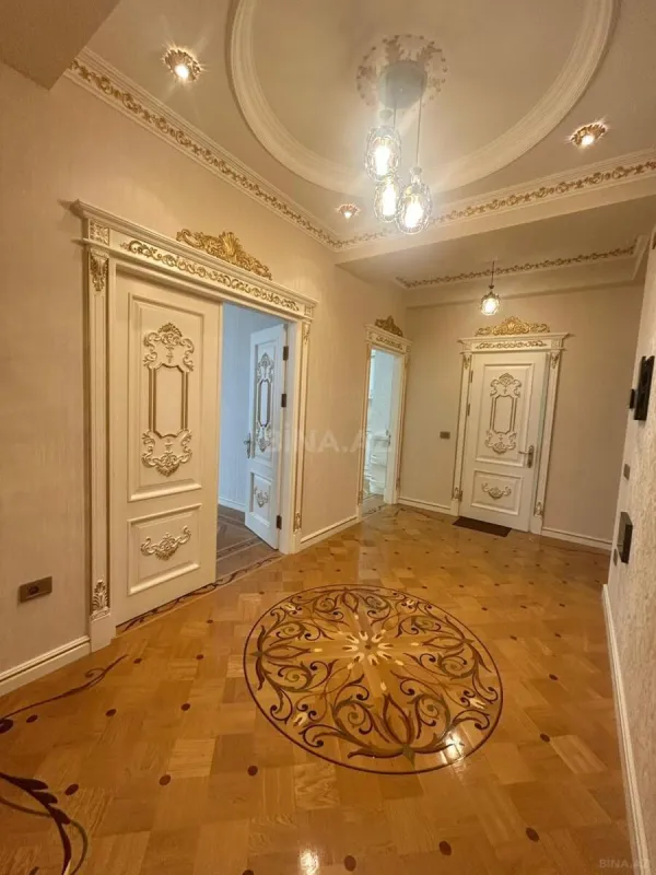 Kirayə verilir 3 otaqlı ofis 145 m²