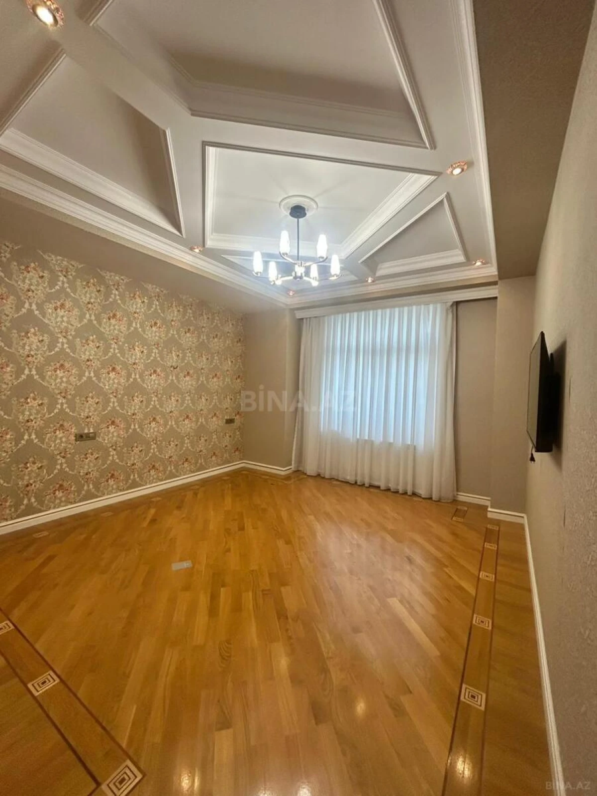 Kirayə verilir 3 otaqlı ofis 145 m²