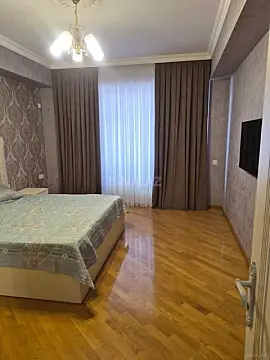Satılır 2 otaqlı mənzil 100 m²