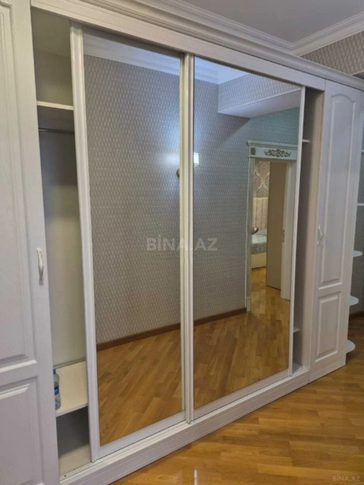 Satılır 2 otaqlı mənzil 100 m²