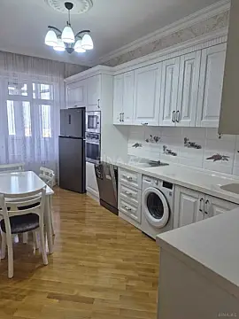 Satılır 2 otaqlı mənzil 100 m²
