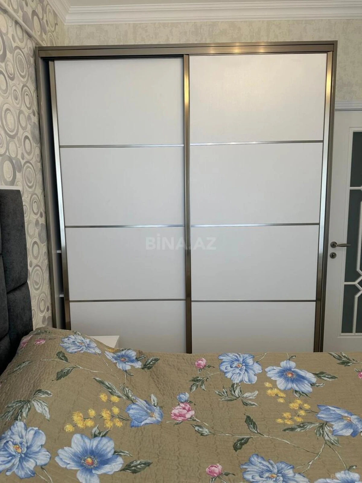 Kirayə verilir 2 otaqlı mənzil 71 m²