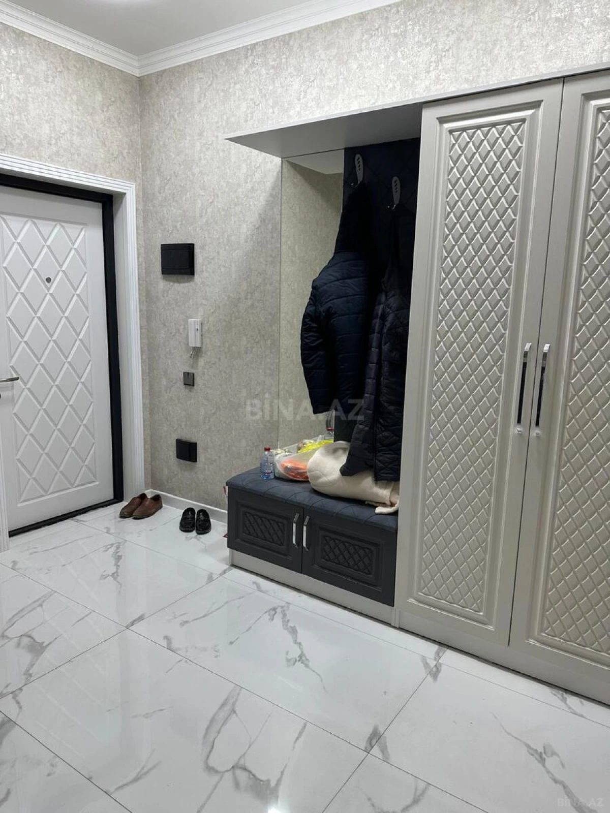 Kirayə verilir 2 otaqlı mənzil 71 m²
