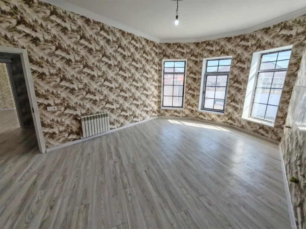 Satılır 5 otaqlı həyət evi 140 m²