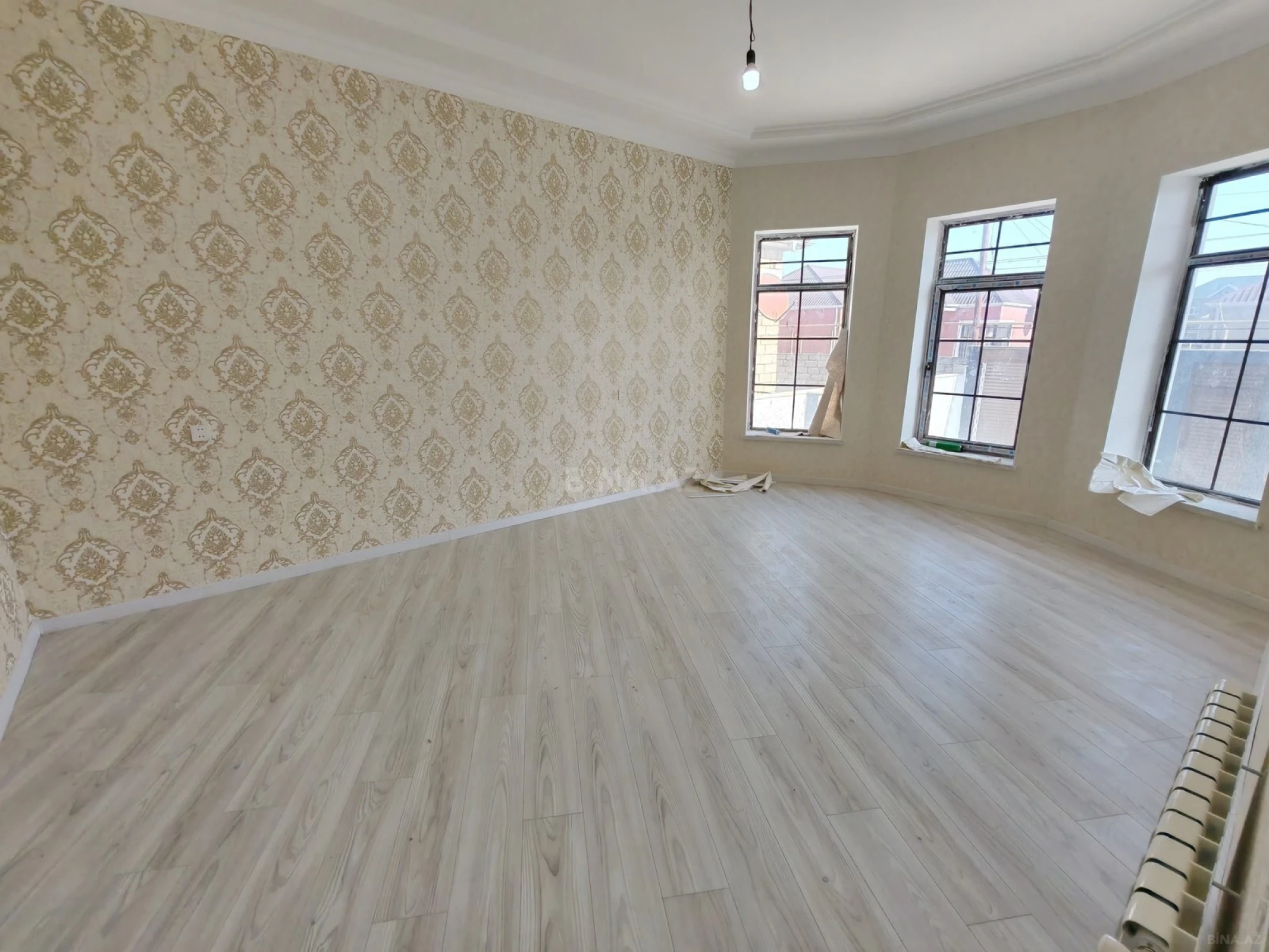 Satılır 5 otaqlı həyət evi 140 m²