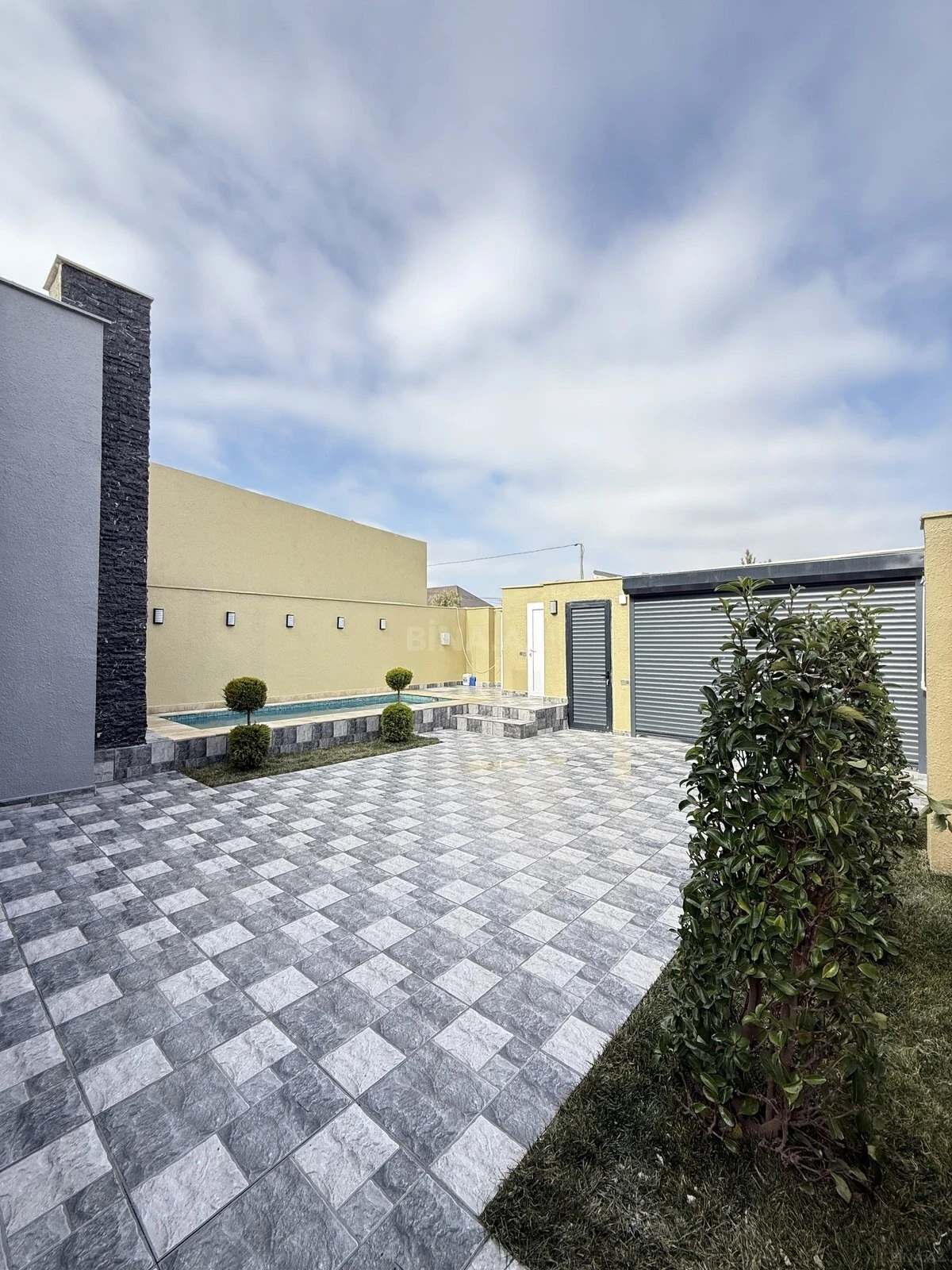 Satılır 3 otaqlı həyət evi 100 m²