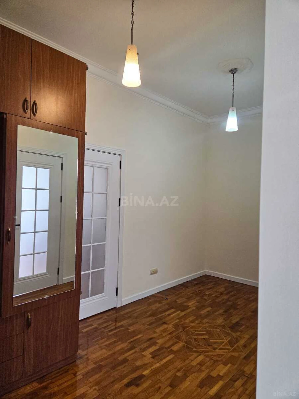 Kirayə verilir 2 otaqlı mənzil 72 m²