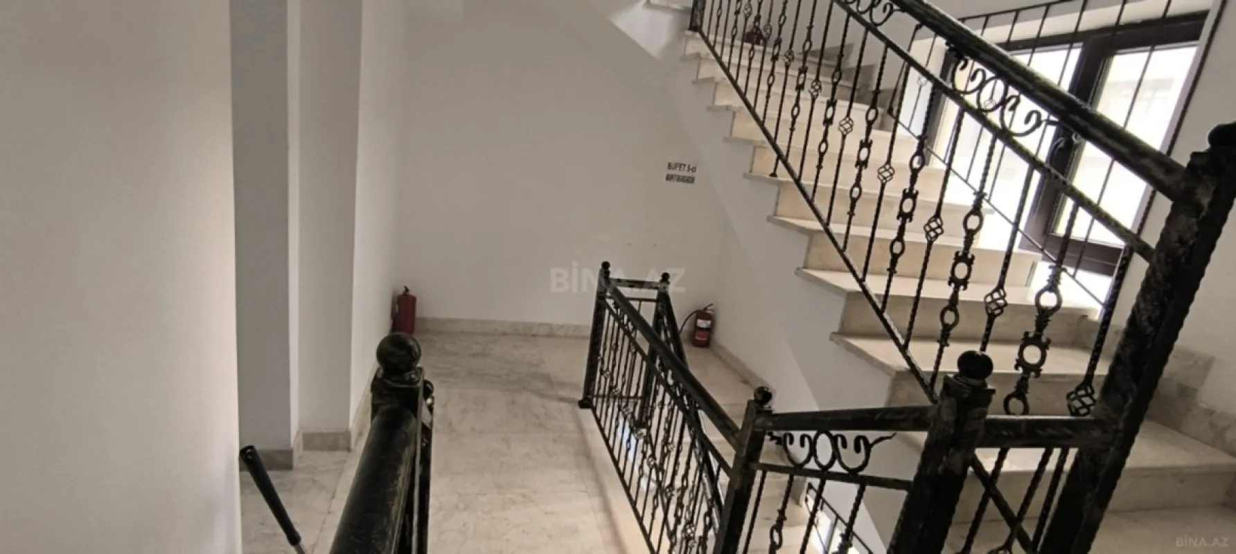 Satılır obyekt 1100 m²