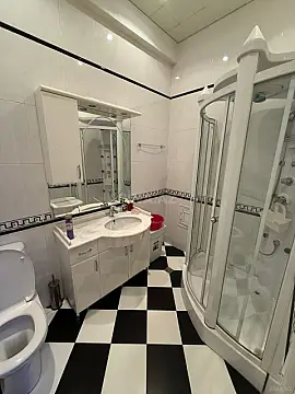 Kirayə verilir 2 otaqlı mənzil 96 m²