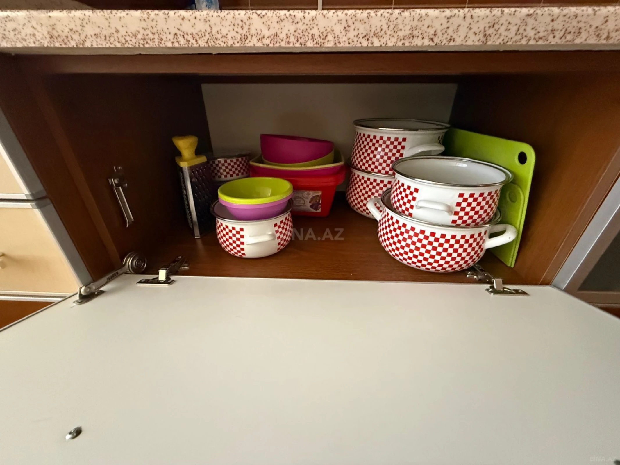 Kirayə verilir 2 otaqlı mənzil 96 m²