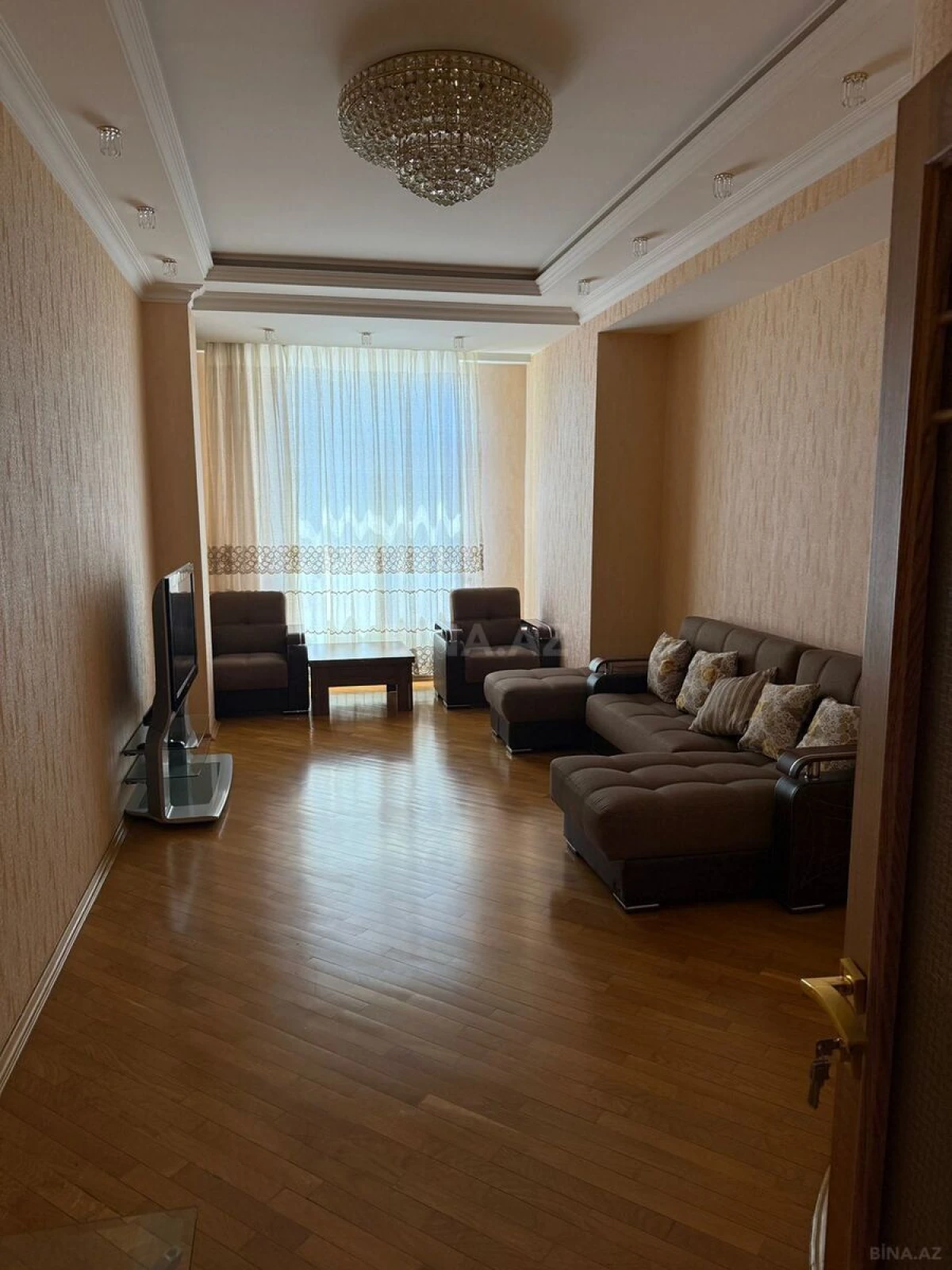 Kirayə verilir 2 otaqlı mənzil 96 m²