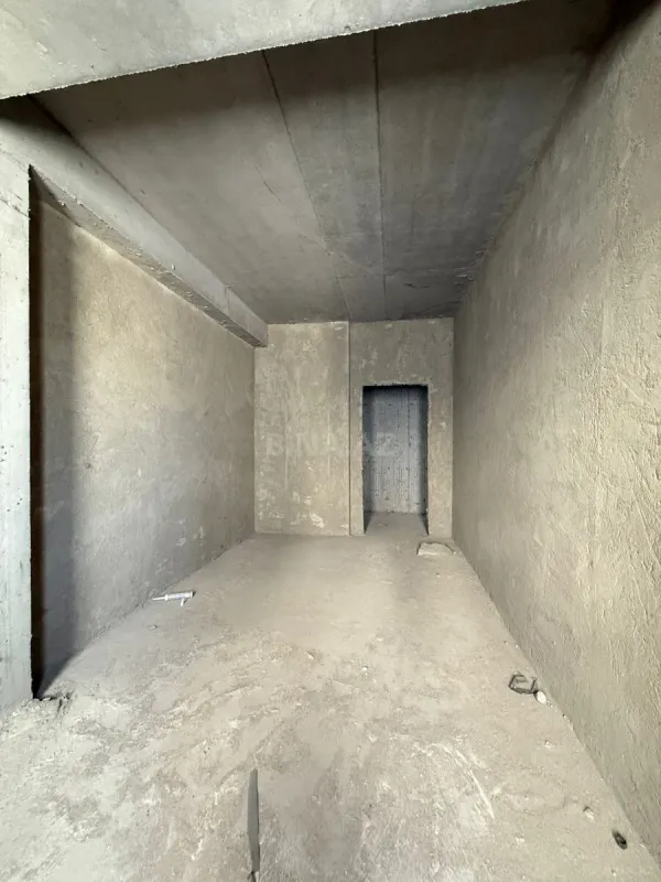 Satılır 4 otaqlı mənzil 172 m²