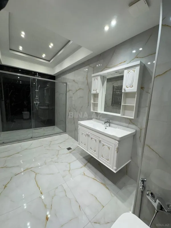 Satılır 4 otaqlı mənzil 223 m²