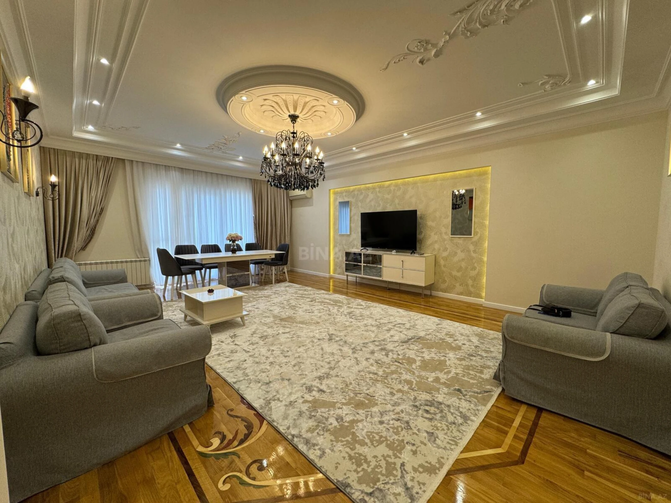 Satılır 4 otaqlı mənzil 223 m²