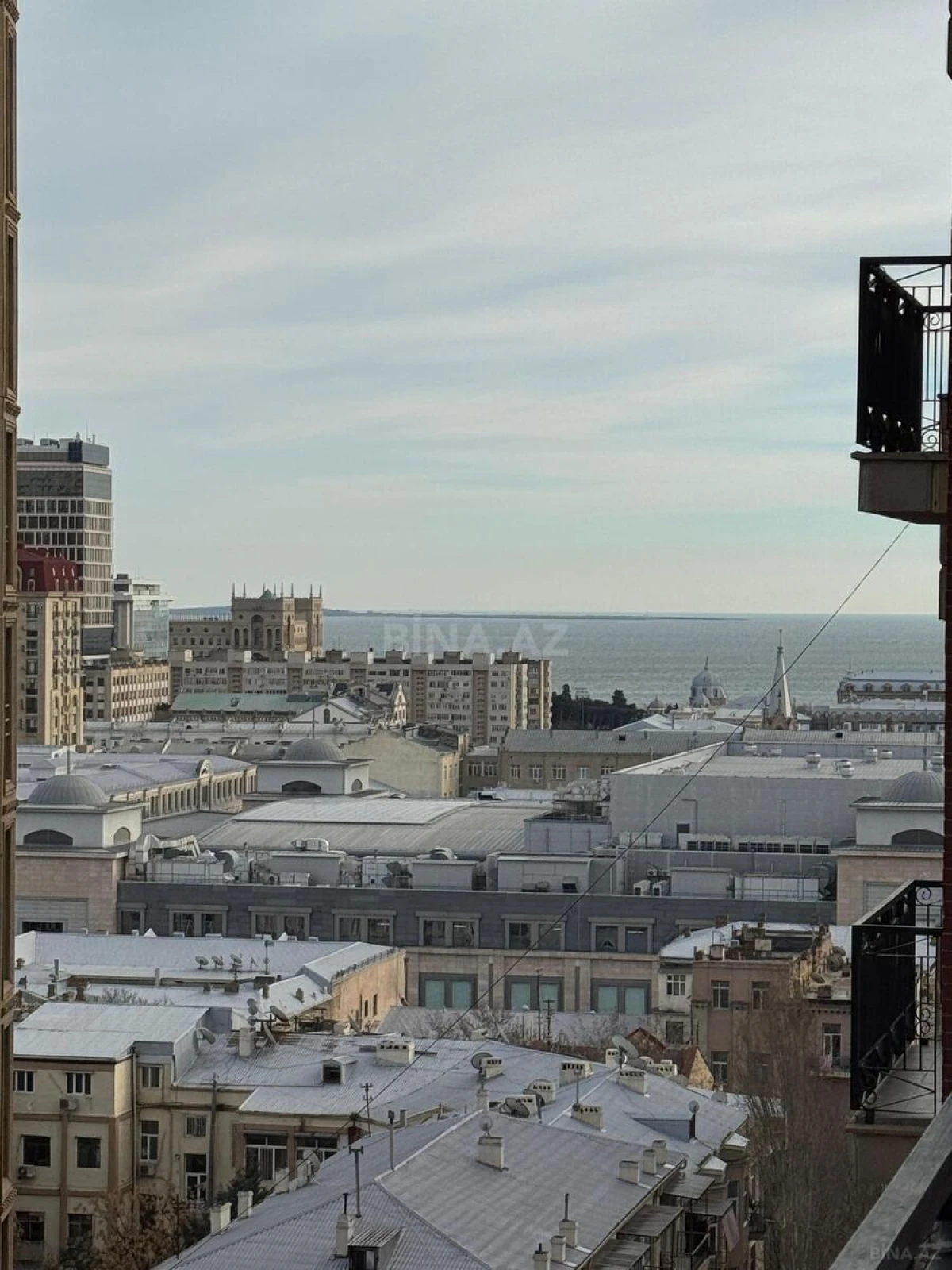 Satılır 4 otaqlı mənzil 223 m²