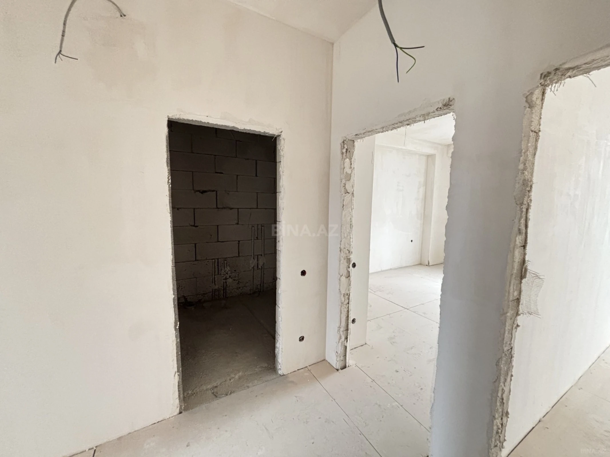 Satılır 3 otaqlı mənzil 106 m²