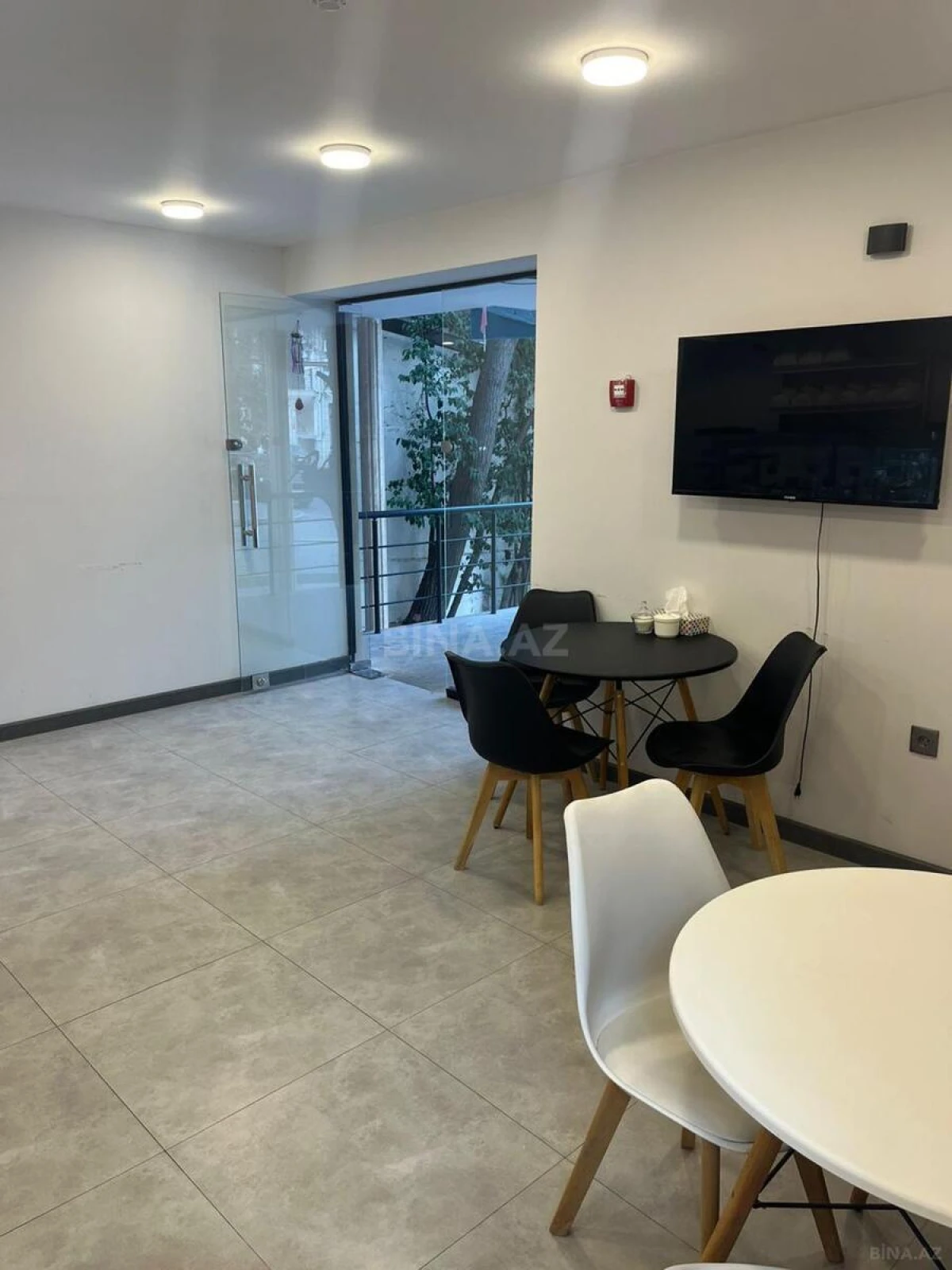 Satılır obyekt 42 m²