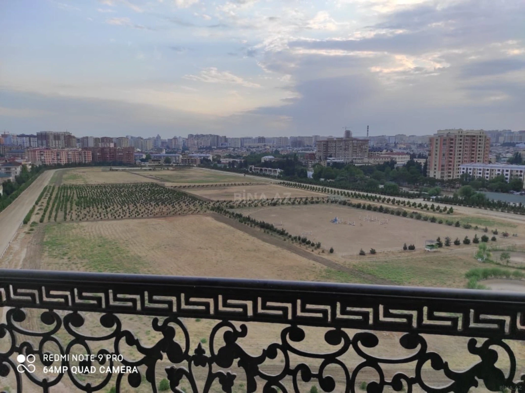 Kirayə verilir 2 otaqlı mənzil 81 m²