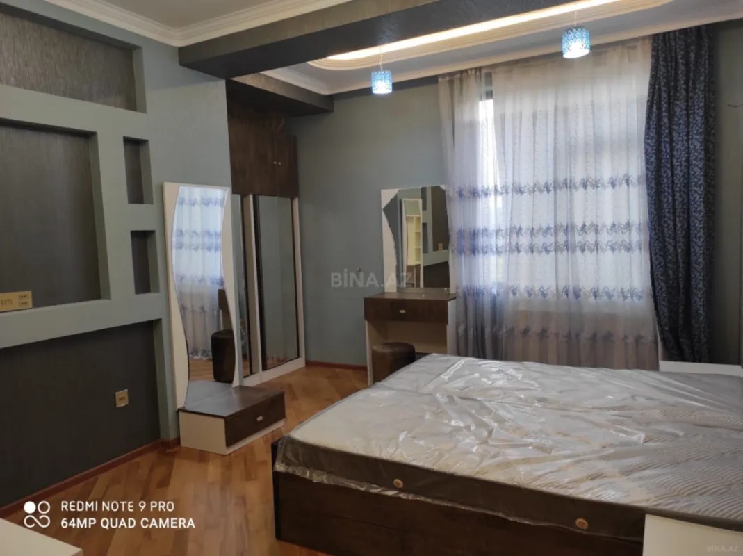 Kirayə verilir 2 otaqlı mənzil 81 m²