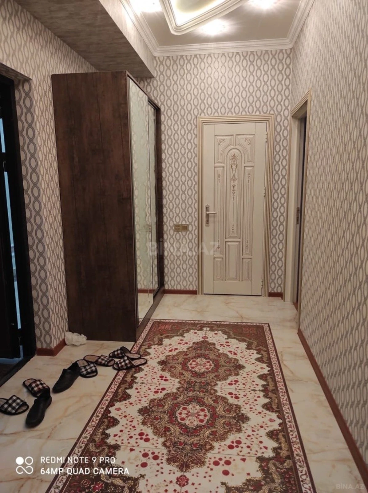 Kirayə verilir 2 otaqlı mənzil 81 m²