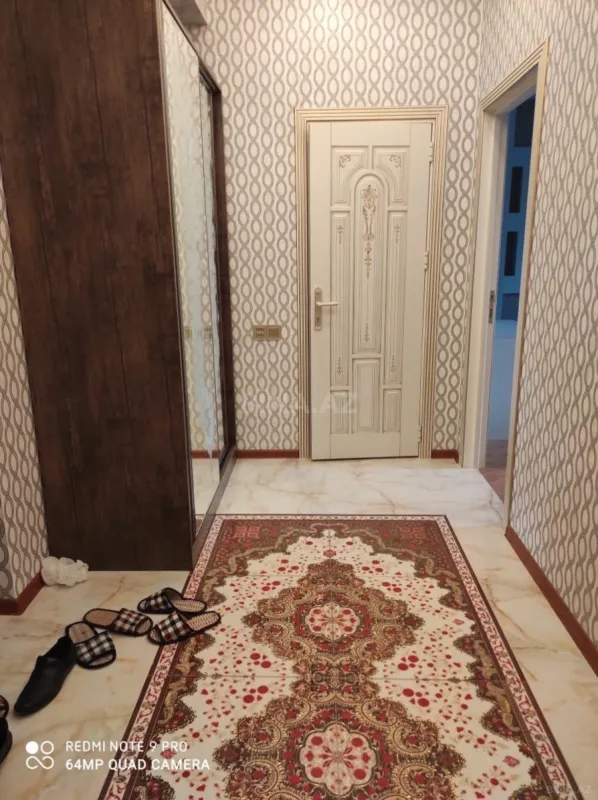 Kirayə verilir 2 otaqlı mənzil 81 m²