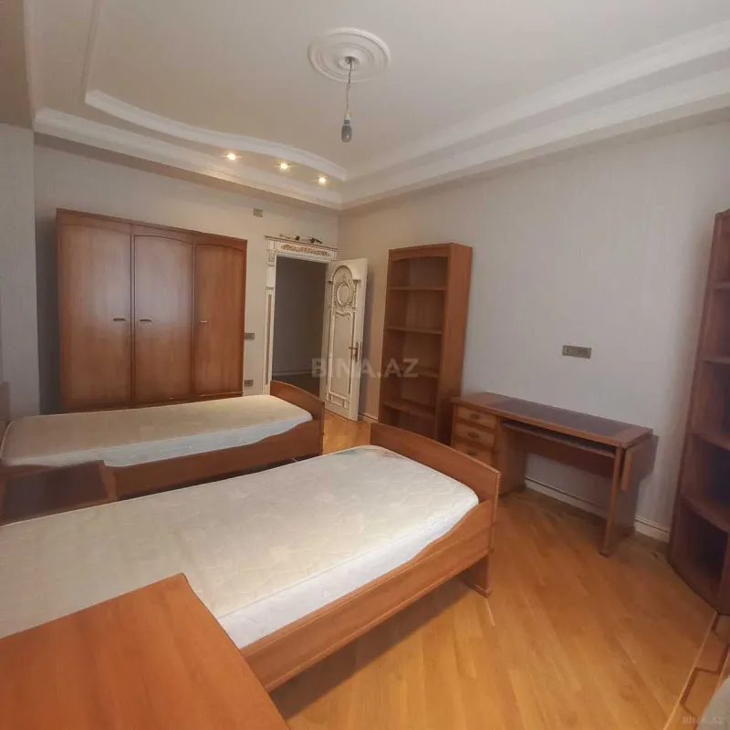 Kirayə verilir 3 otaqlı mənzil 145 m²